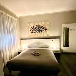 3* Pensión Your House